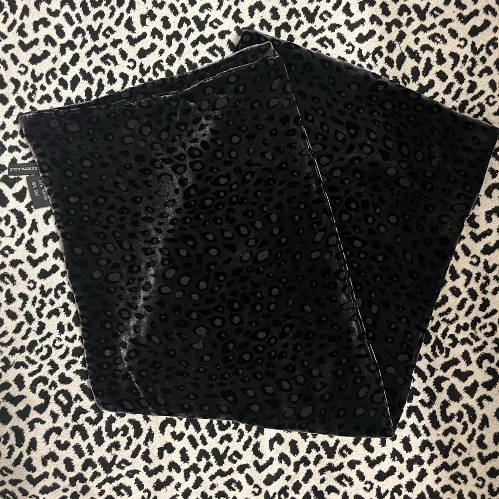 Kenneth Cole animal print scarf